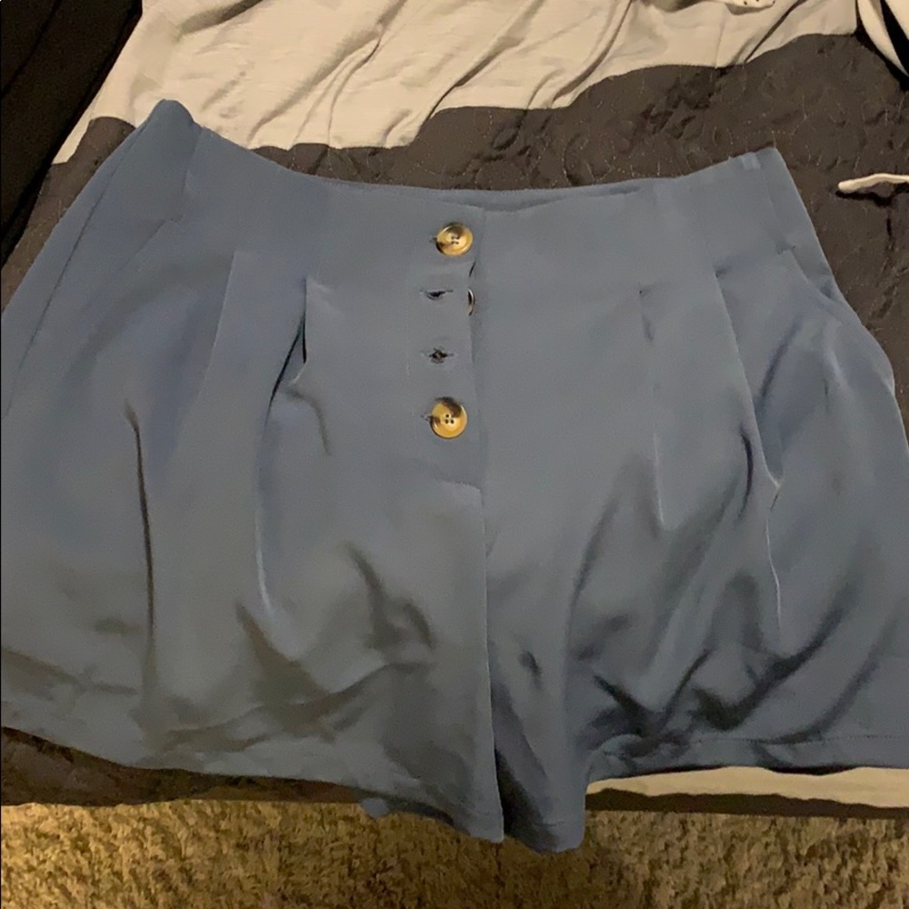 Super cute dress shorts